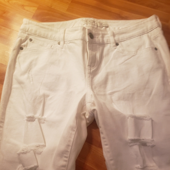 Torrid Premium White Jeans Distressed 14 - Picture 2 of 5
